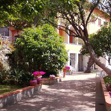 Orchidea Residence Hotel Finale Ligure Bagian luar foto