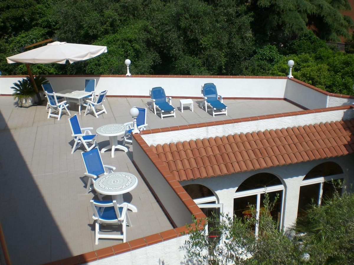 Orchidea Residence Hotel Finale Ligure Bagian luar foto