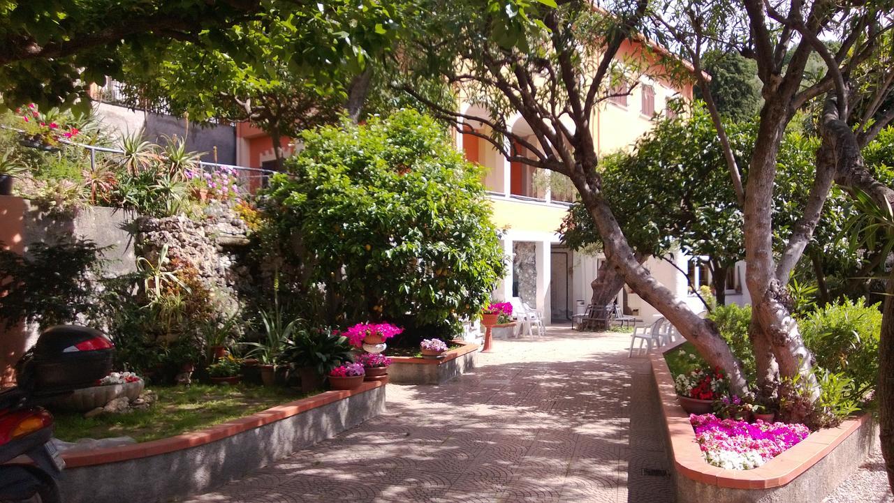Orchidea Residence Hotel Finale Ligure Bagian luar foto